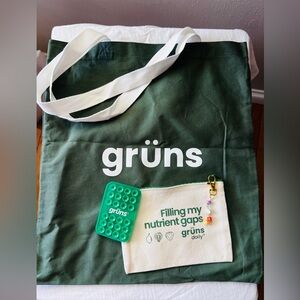 Grüns Green Tote Bag with Accessories